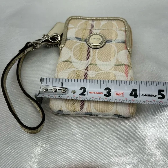 Coach Vintage Wristlet - Picture 11 of 11